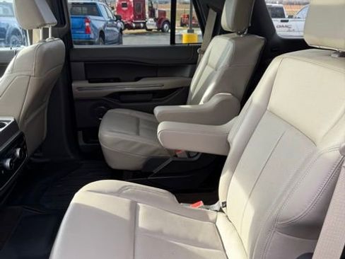 Used 2021 Ford Expedition XLT image 15