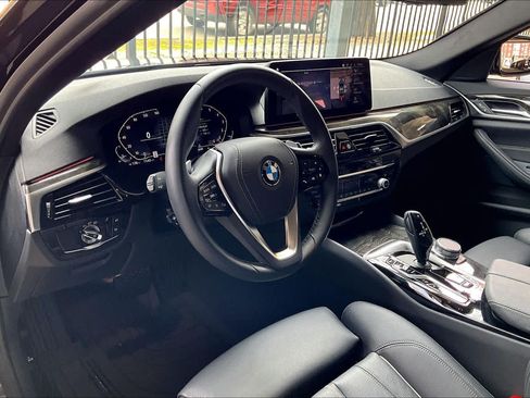 Used 2021 BMW 540i w/ Convenience Package RWD image 17