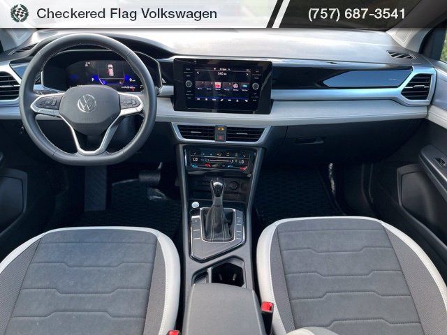 Used 2025 Volkswagen Taos SE FWD image 29