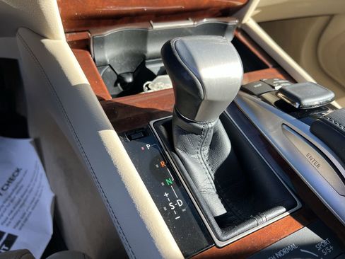 Used 2016 Lexus LS 460 L image 26