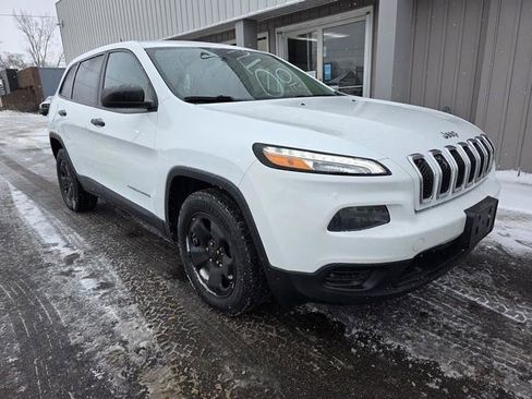Used 2014 Jeep Cherokee Sport image 4