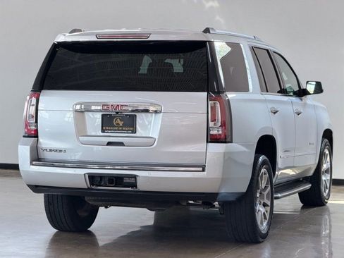 Used 2017 GMC Yukon Denali image 7