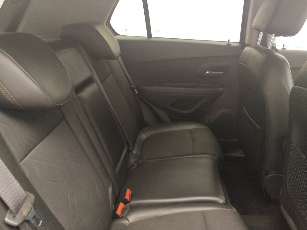 Used 2018 Chevrolet Trax LT w/ LT Convenience Package FWD image 19