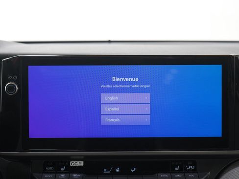 Used 2026 Toyota Camry SE w/ Multimedia Upgrade Package image 16