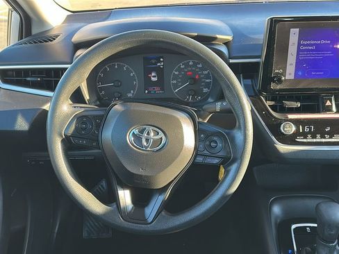 Used 2025 Toyota Corolla LE image 22
