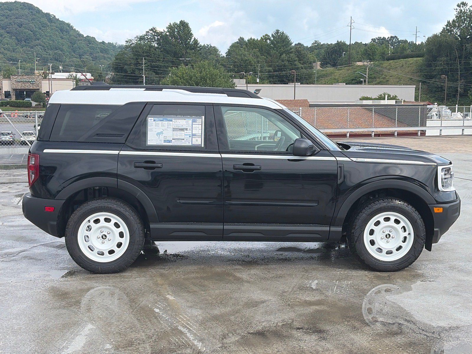 New 2026 Ford Bronco Sport Heritage w/ Convenience Package AWD/4WD image 2