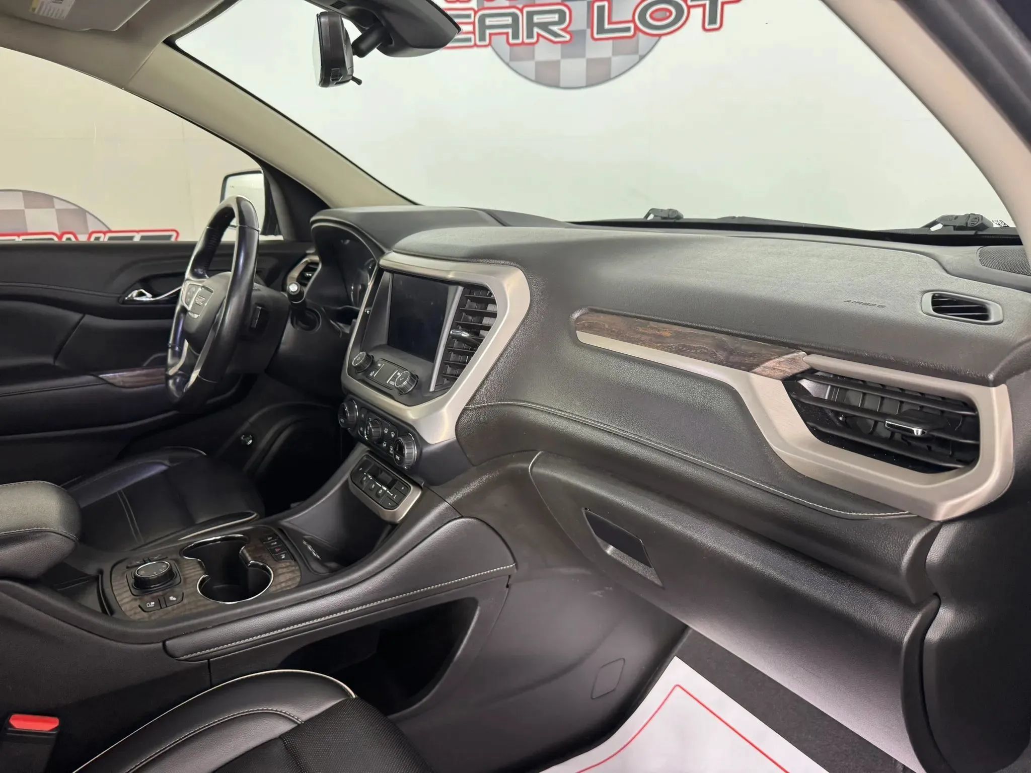 Used 2021 GMC Acadia Denali w/ Denali Ultimate Package AWD/4WD image 12