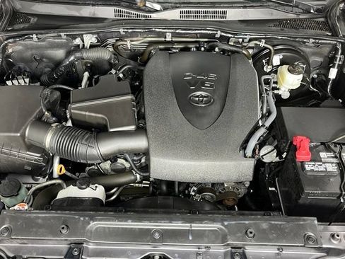 Used 2023 Toyota Tacoma SR AWD/4WD image 9