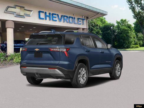 New 2026 Chevrolet Equinox LT FWD image 2