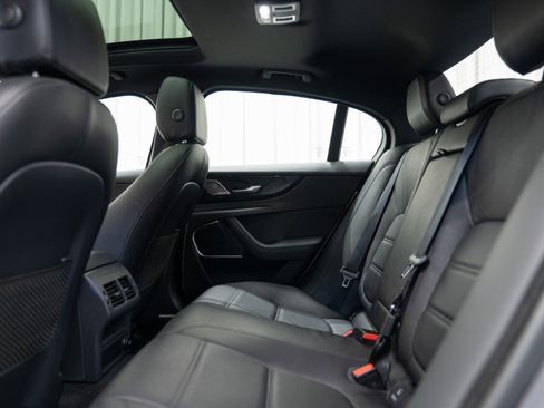 Used 2020 Jaguar XE S image 14