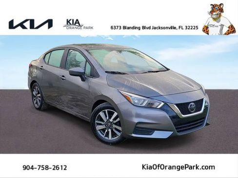 Used 2021 Nissan Versa SV image 1