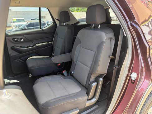 Used 2019 Chevrolet Traverse LT FWD image 34