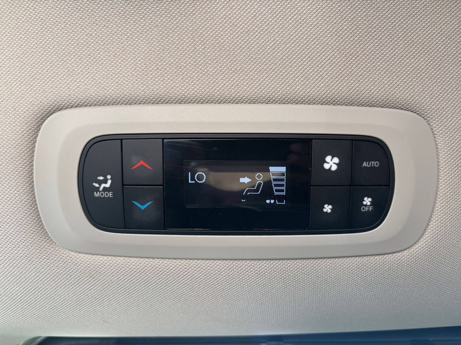 Used 2024 Chrysler Pacifica Touring-L FWD image 20