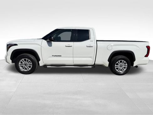 Used 2022 Toyota Tundra SR5 w/ SR5 Premium Package image 4