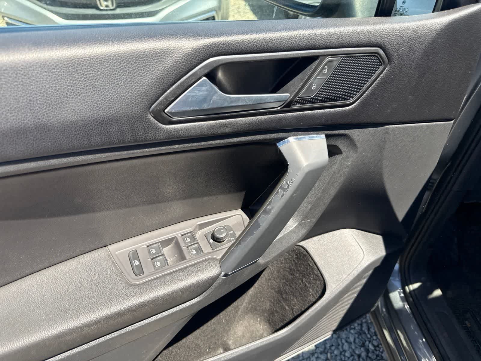 Used 2018 Volkswagen Tiguan SE FWD image 20