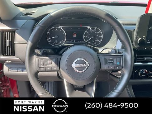 Used 2023 Nissan Pathfinder SL w/ Black Appearance Package AWD/4WD image 21