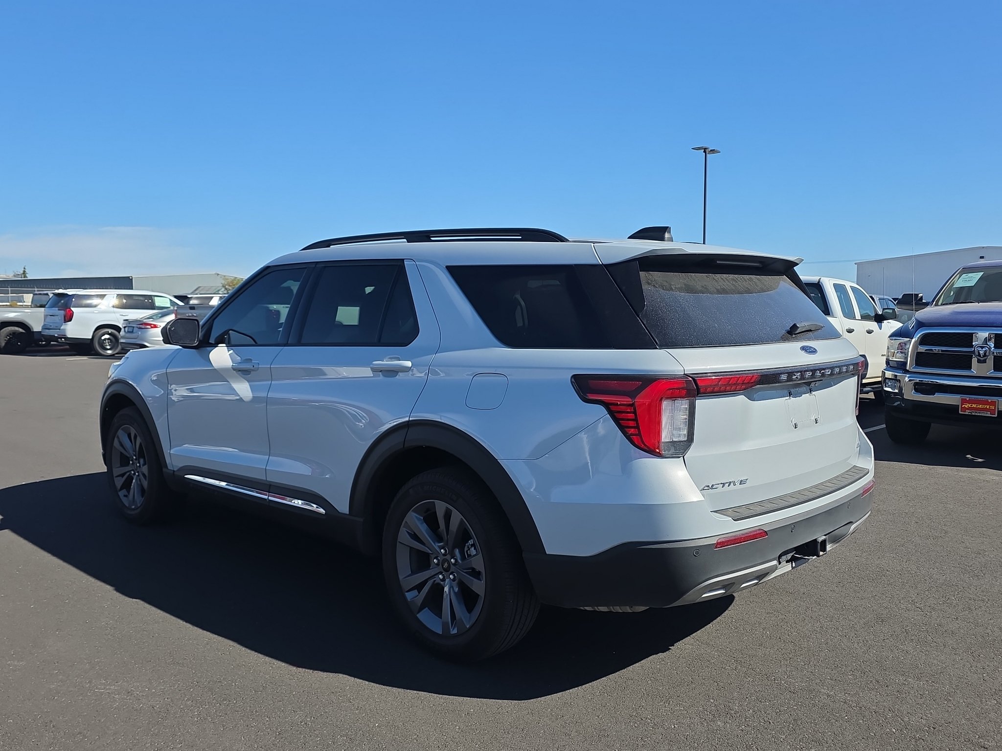 Used 2025 Ford Explorer Active w/ Active Comfort Package AWD/4WD image 6