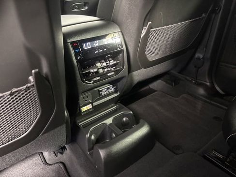 Certified 2025 Jeep Grand Cherokee L Limited w/ Black Appearance Package AWD/4WD image 24