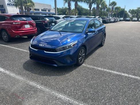 Used 2023 Kia Forte LXS w/ LXS Technology Package FWD image 3