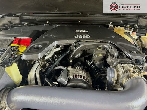 Used 2021 Jeep Gladiator Sport AWD/4WD image 29