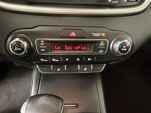 Used 2020 Kia Sorento LX w/ LX I4 Convenience Package FWD image 22