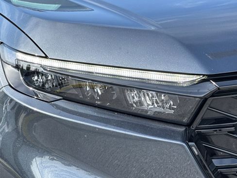 Used 2025 Honda CR-V Sport-L image 10