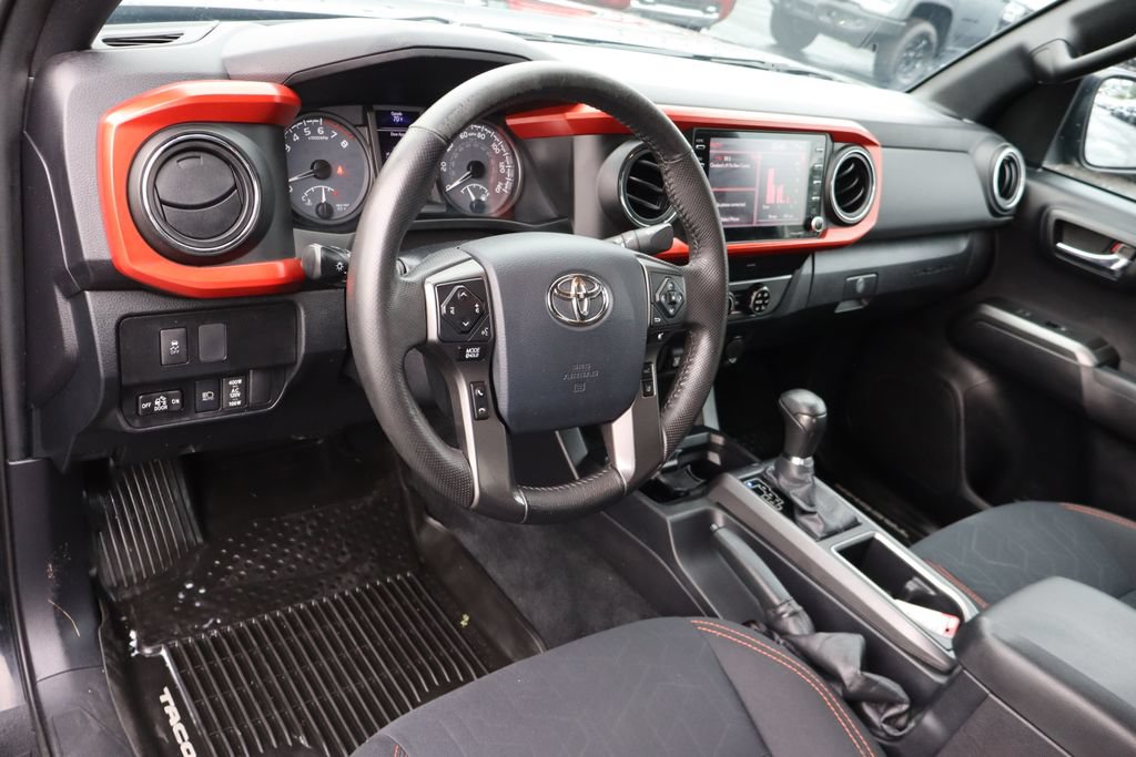 Used 2020 Toyota Tacoma TRD Off-Road AWD/4WD image 5