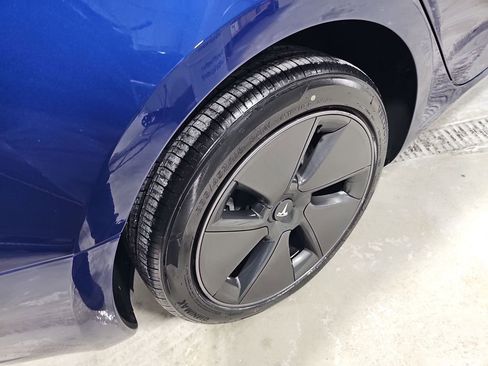 Used 2023 Tesla Model 3 Standard Range image 13