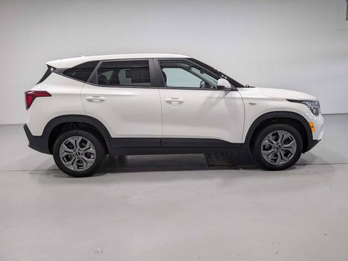 Used 2024 Kia Seltos LX AWD/4WD image 7