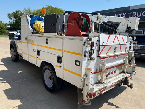 Used 2011 Ford F550 2WD Regular Cab Super Duty w/ Payload Upgrade Pkg image 5