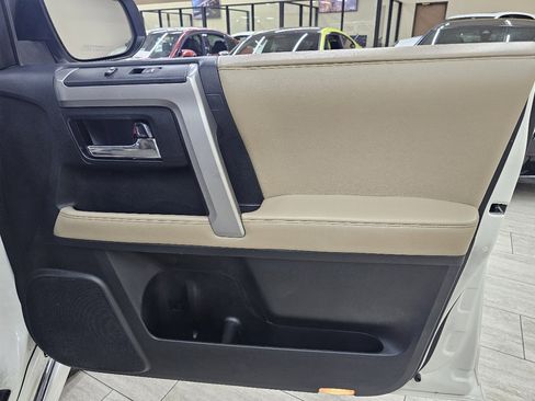 Used 2016 Toyota 4Runner Limited image 39