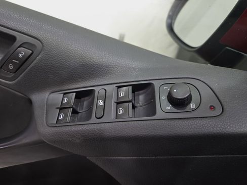 Used 2014 Volkswagen Tiguan SE image 26