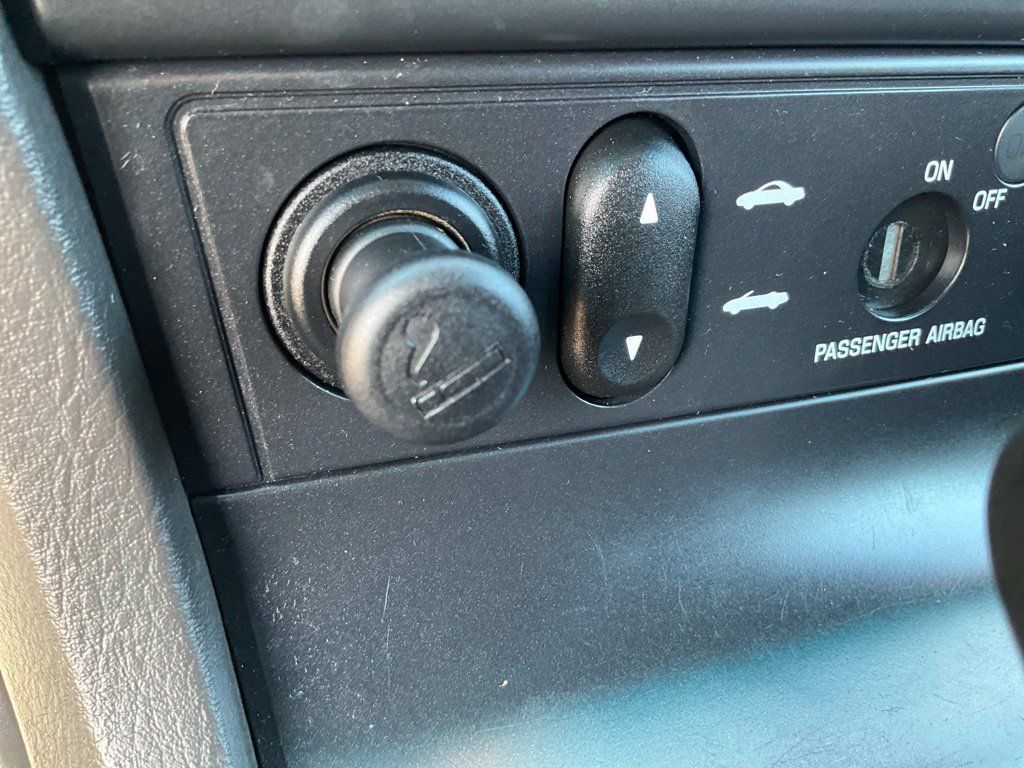 Used 2002 Ford Thunderbird RWD image 17