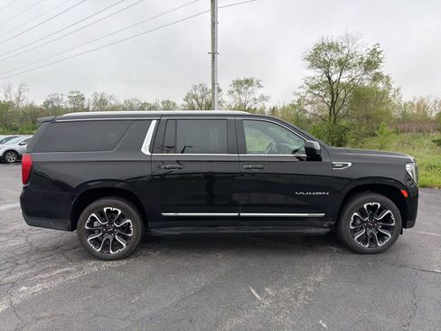 Used 2023 GMC Yukon XL SLT AWD/4WD image 8