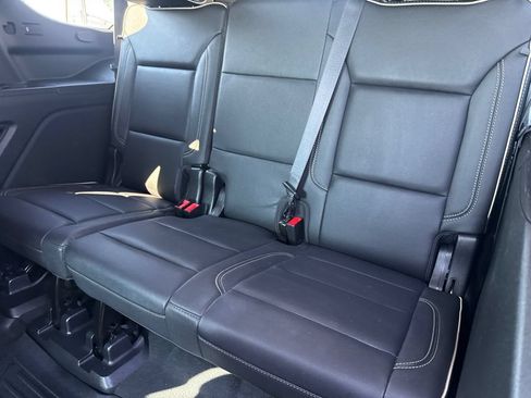 Used 2022 GMC Yukon SLT w/ SLT Premium Package RWD image 17