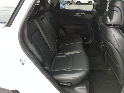 Used 2023 Kia Sportage EX image 30