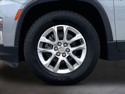 Used 2023 Chevrolet Traverse LS FWD image 10