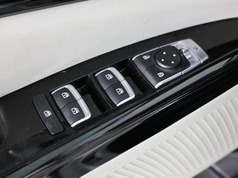 Used 2024 Kia Carnival SX Prestige image 23