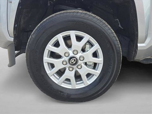 Used 2025 Toyota Tacoma SR5 AWD/4WD image 22