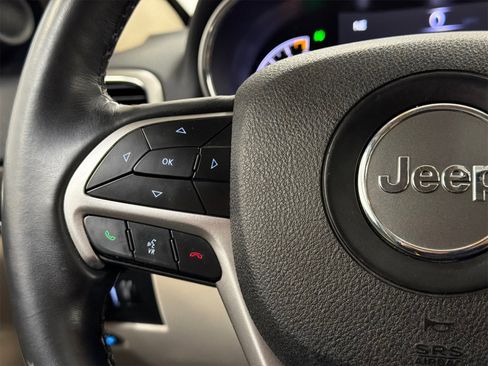 Used 2018 Jeep Grand Cherokee Limited w/ Trailer Tow Group IV image 23