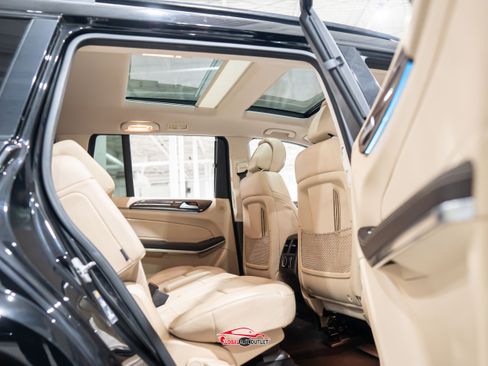 Used 2018 Mercedes-Benz GLS 550 4MATIC w/ Driver Assistance Package image 19