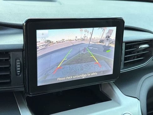 Used 2021 Ford Explorer Base image 18