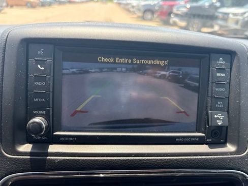 Used 2018 Dodge Grand Caravan SE FWD image 25