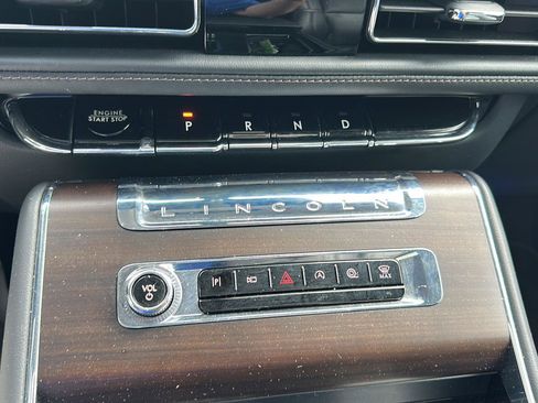 Used 2025 Lincoln Aviator Reserve AWD/4WD image 25