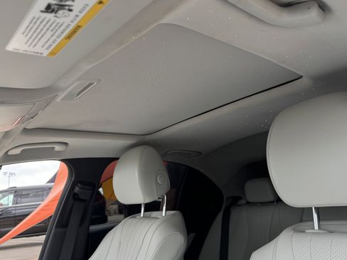 Used 2022 Mercedes-Benz E 350 Sedan w/ Driver Assistance Package image 17