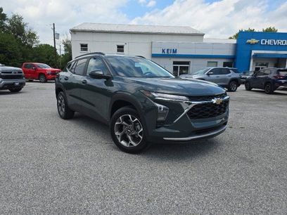 New 2025 Chevrolet Trax LT w/ Sunroof Package