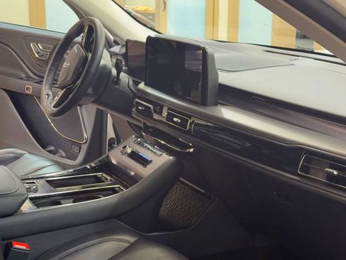 Used 2025 Lincoln Aviator AWD image 22