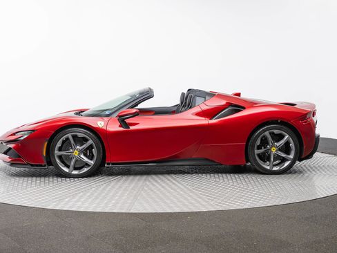 Used 2024 Ferrari SF90 Spider AWD/4WD image 2
