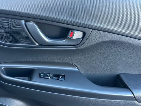 Used 2023 Hyundai Kona SE image 19