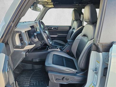 Used 2023 Ford Bronco Wildtrak image 16